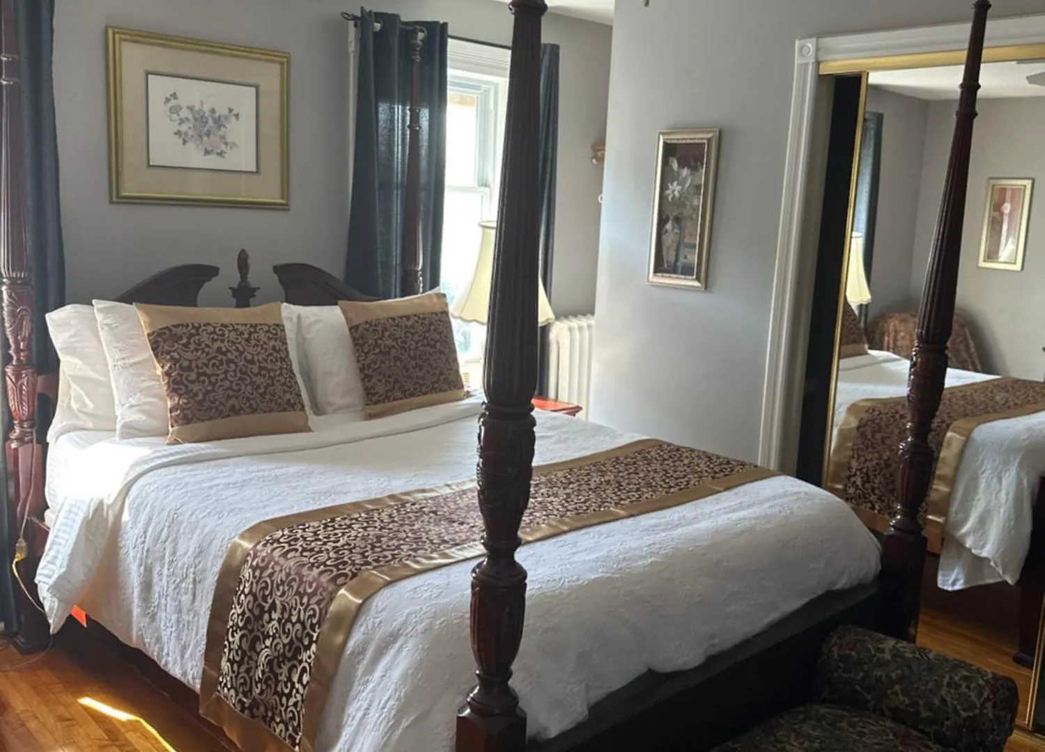Blue Gables Bed And Breakfast Niagara Falls