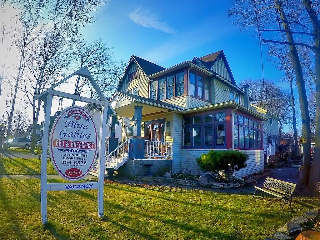 *** Bed & Breakfast Blue Gables Bed And Breakfast Niagara Falls Canada
