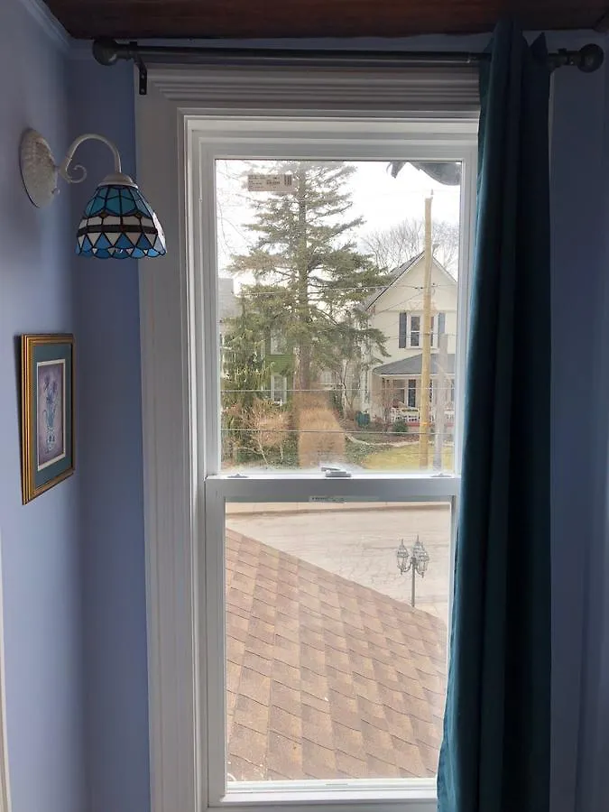 Blue Gables Bed And Breakfast Niagara Falls Bed & Breakfast