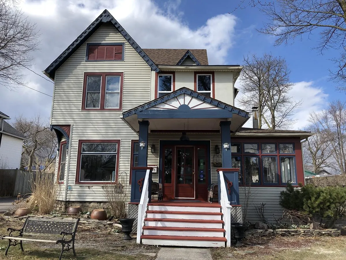 Blue Gables Bed And Breakfast Niagara Falls