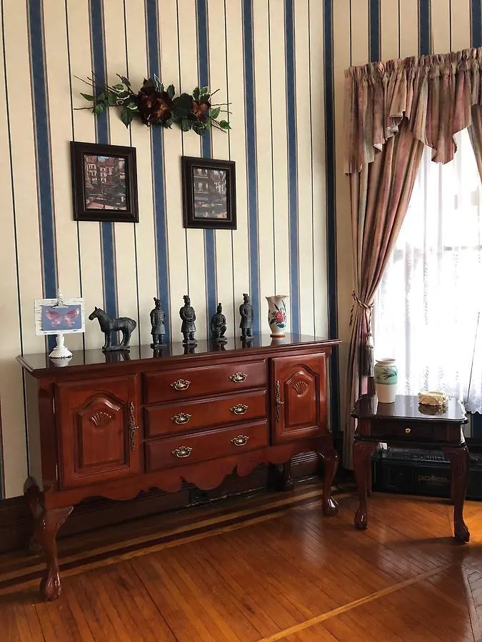 Blue Gables Bed And Breakfast Niagara Falls 3*,