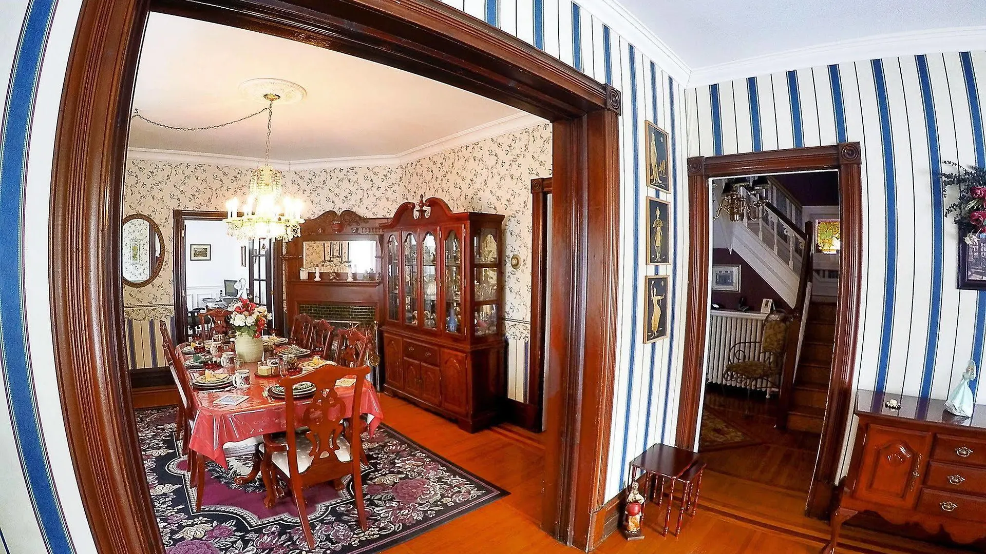 Blue Gables Bed And Breakfast Niagara Falls Bed & Breakfast