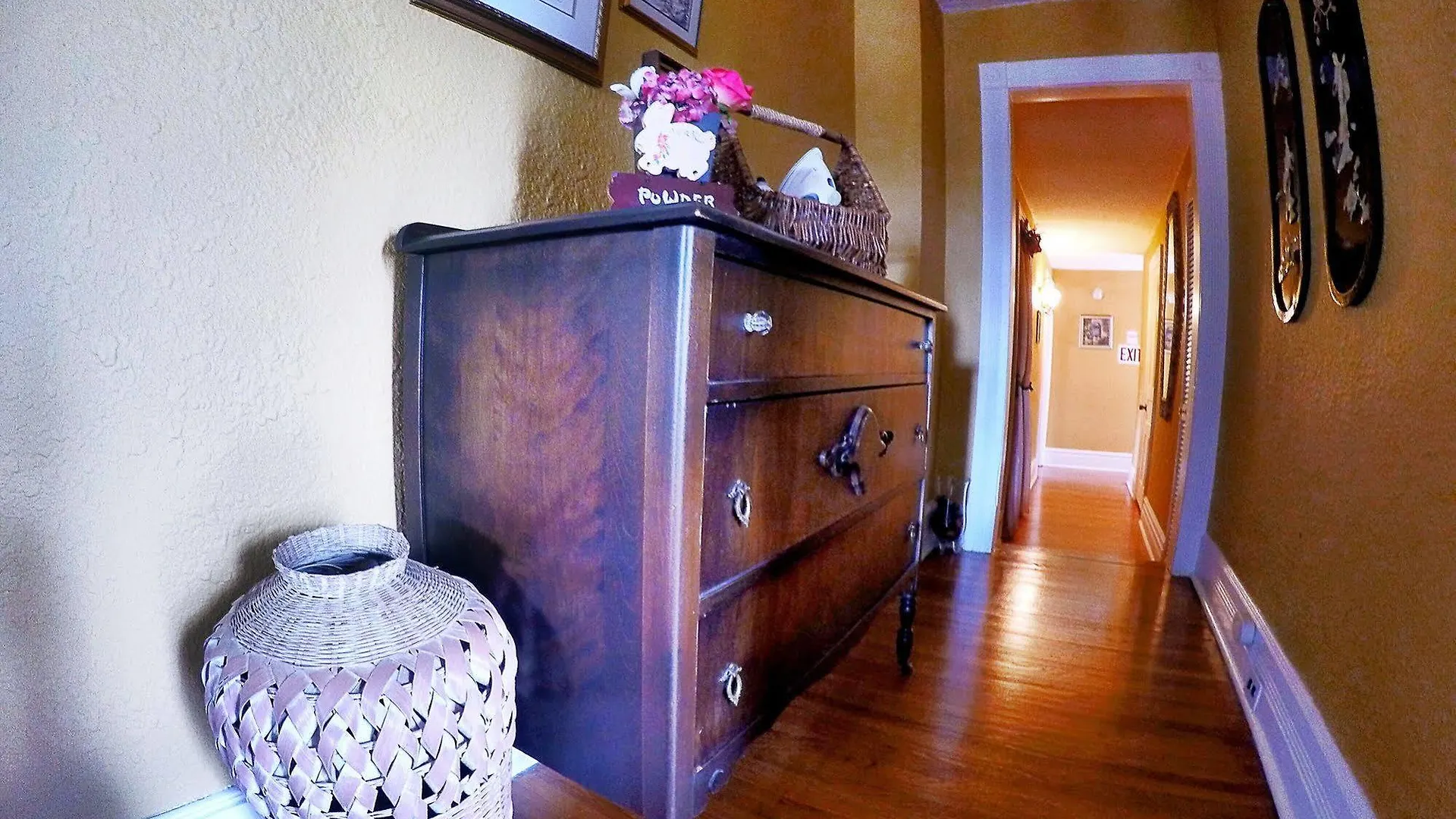 Blue Gables Bed And Breakfast Niagara Falls